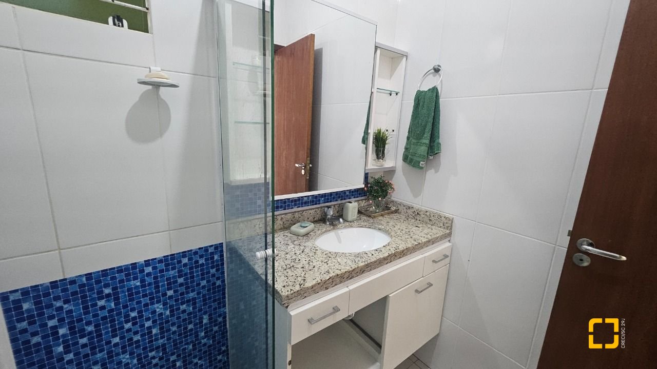 Casa com 118m², 3 quartos, 2 garagens, no bairro Ingleses do Rio Vermelho em Florianópolis