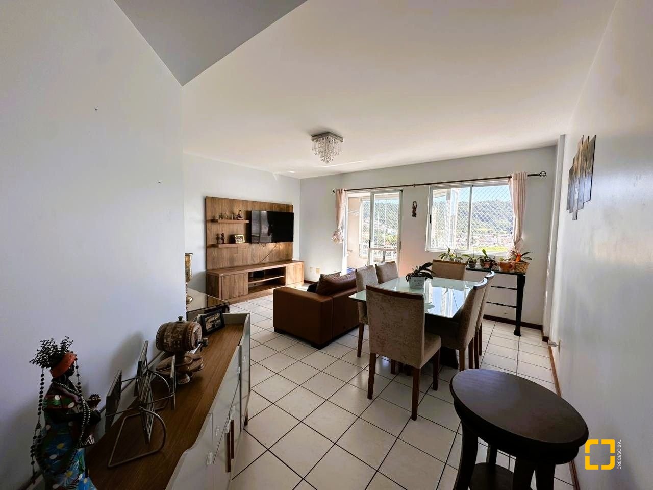 Apartamento com 96m², 3 quartos (sendo 1 suíte), 1 garagem, no bairro Kobrasol em São José