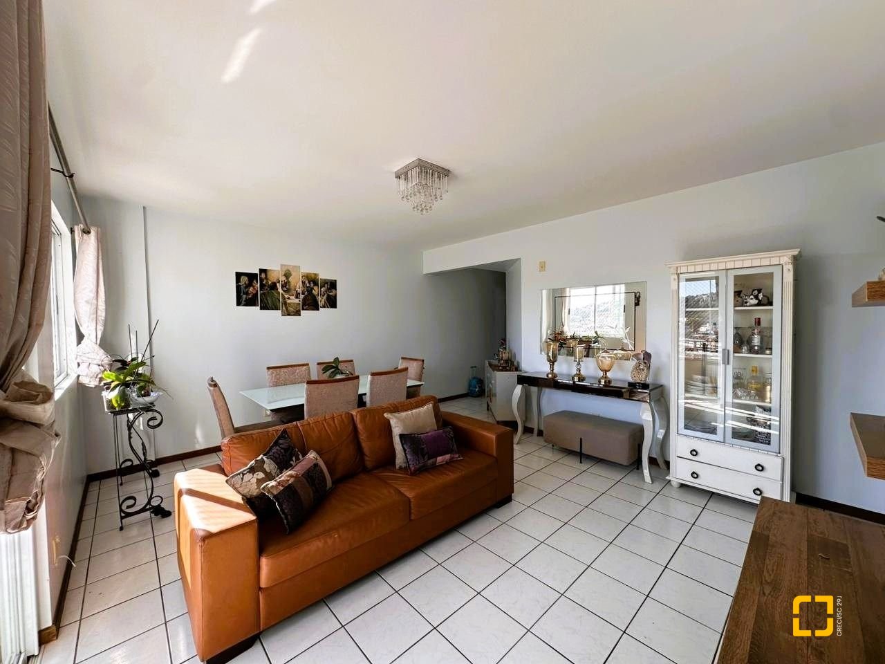 Apartamento com 96m², 3 quartos (sendo 1 suíte), 1 garagem, no bairro Kobrasol em São José