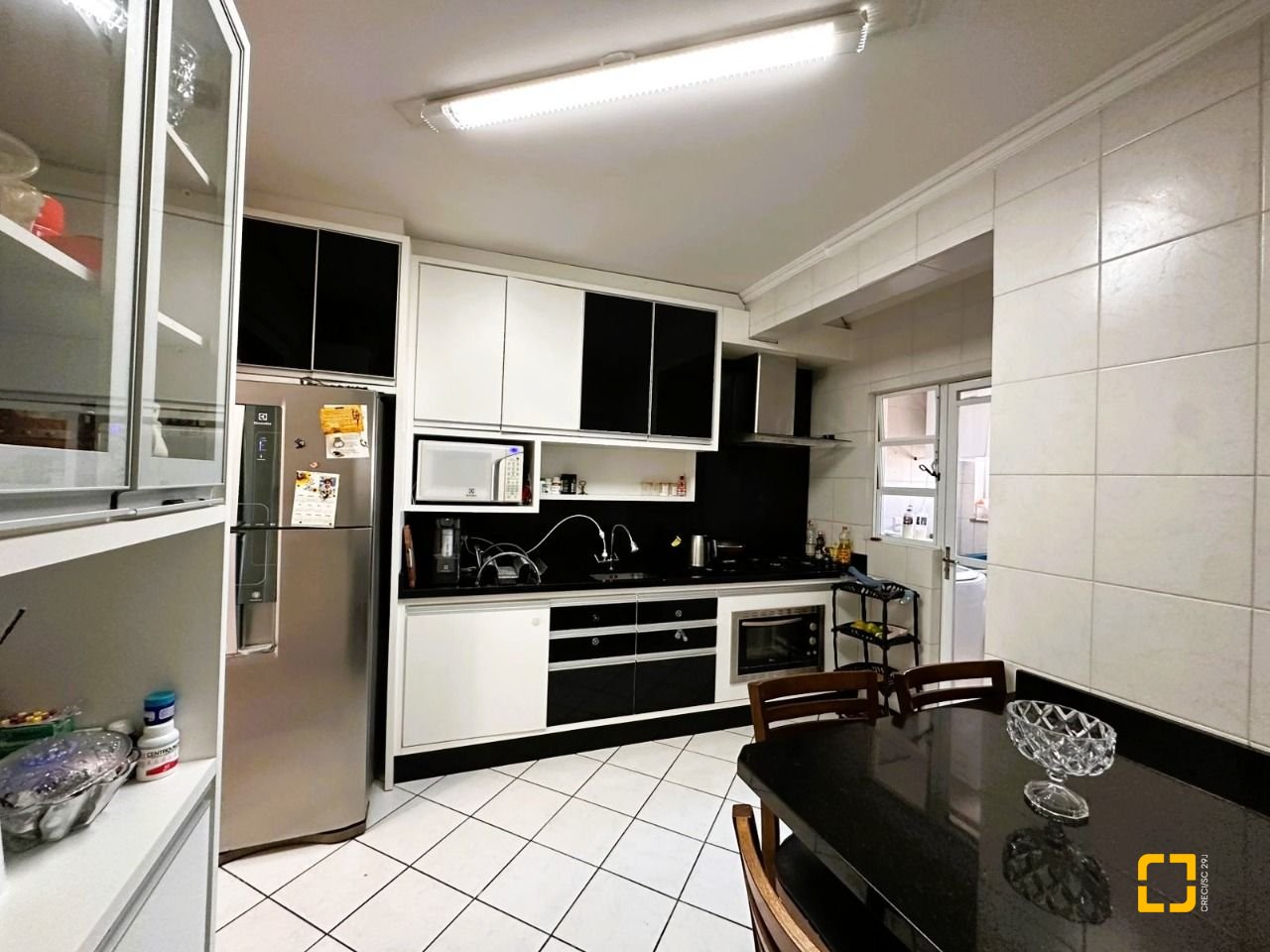 Apartamento com 96m², 3 quartos (sendo 1 suíte), 1 garagem, no bairro Kobrasol em São José