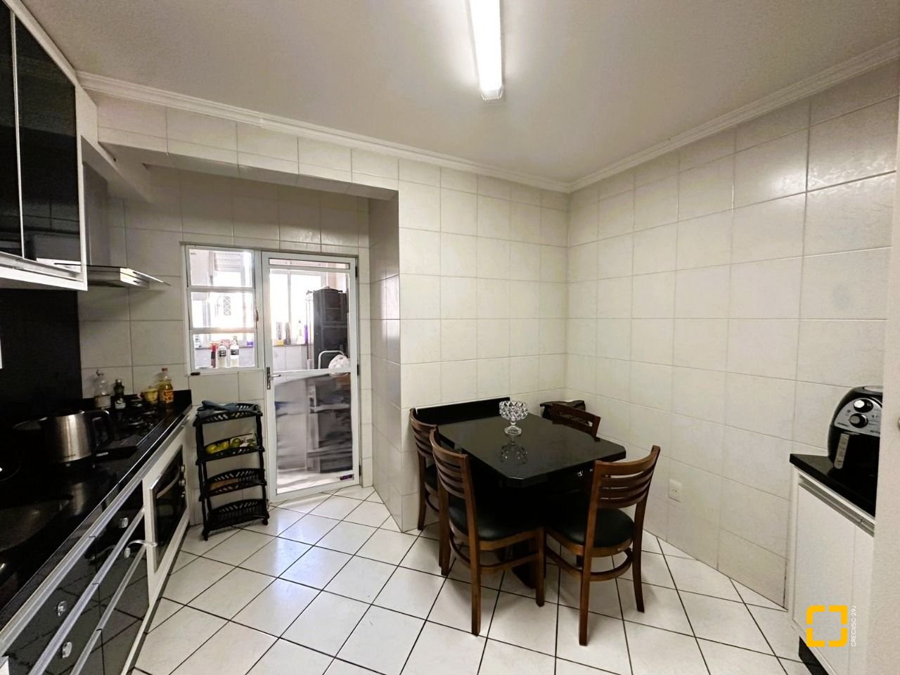 Apartamento com 96m², 3 quartos (sendo 1 suíte), 1 garagem, no bairro Kobrasol em São José