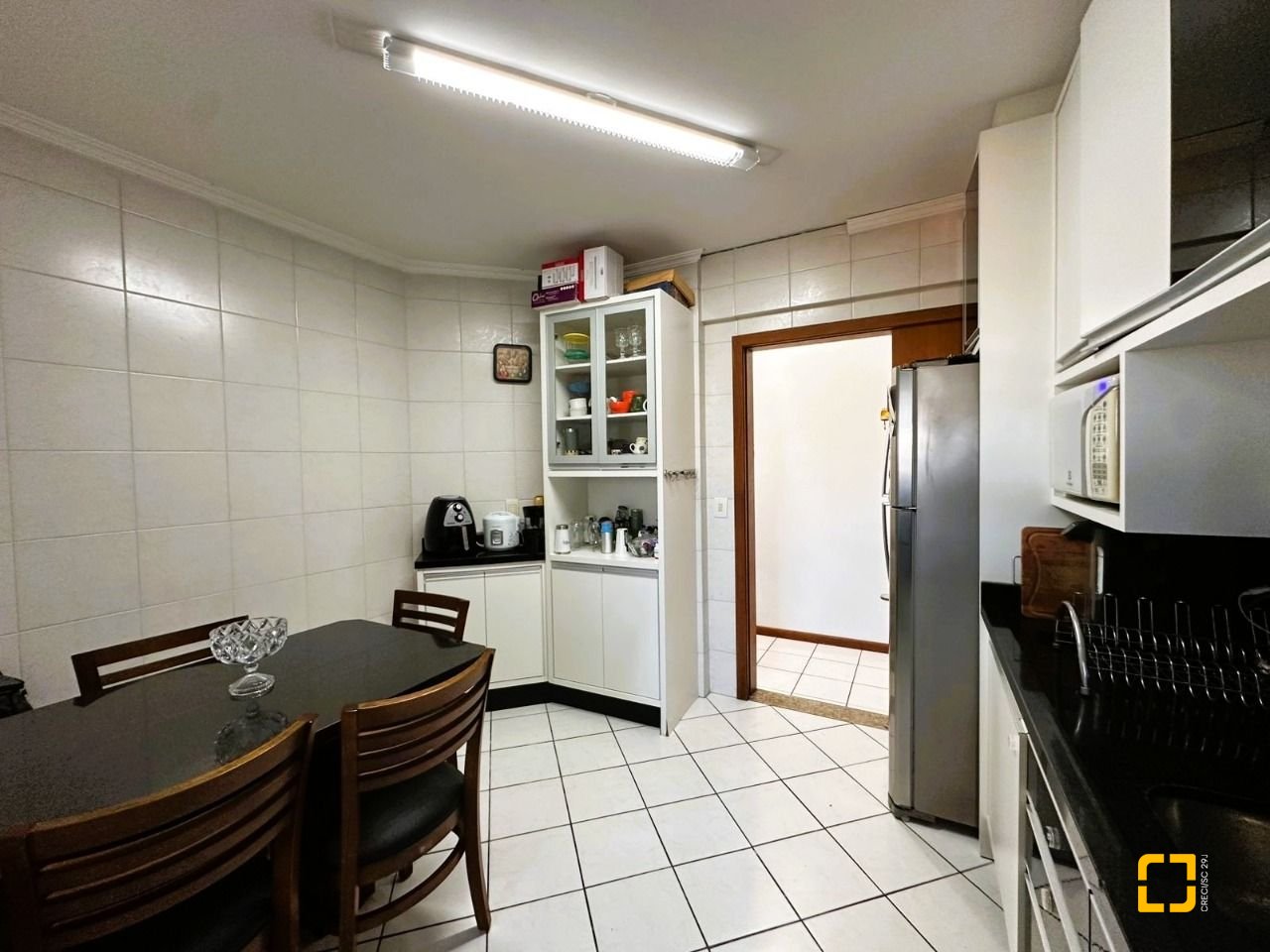 Apartamento com 96m², 3 quartos (sendo 1 suíte), 1 garagem, no bairro Kobrasol em São José
