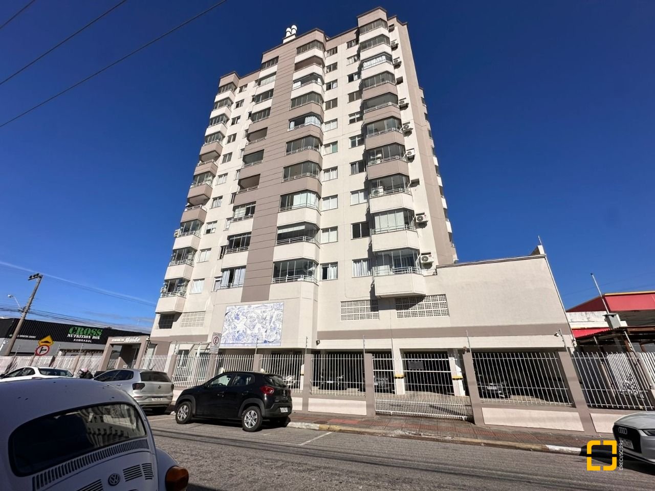 Apartamento com 96m², 3 quartos (sendo 1 suíte), 1 garagem, no bairro Kobrasol em São José