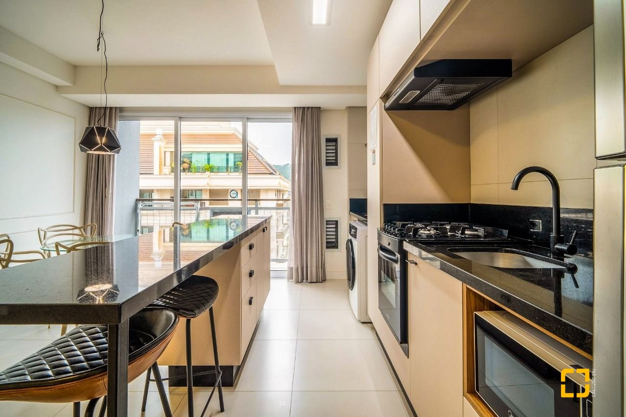 Apartamento com 80m², 4 quartos (sendo 2 suítes), 1 garagem, no bairro Jurerê em Florianópolis