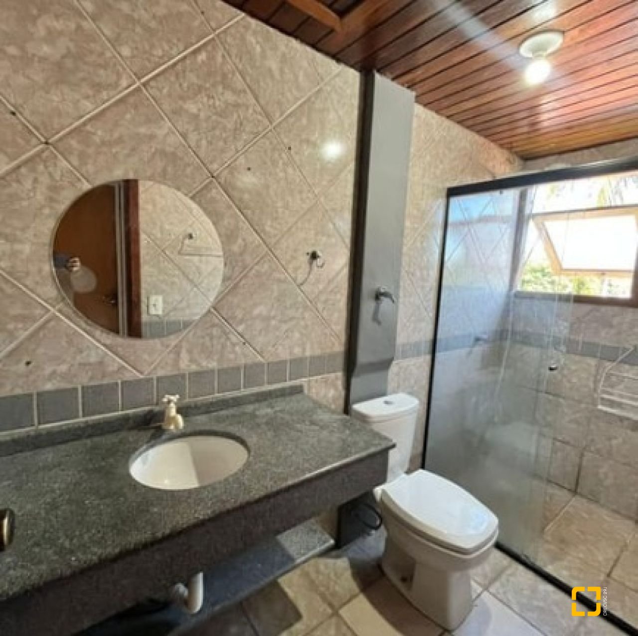Casa com 220m², 7 quartos, 8 garagens, no bairro Ingleses em Florianópolis