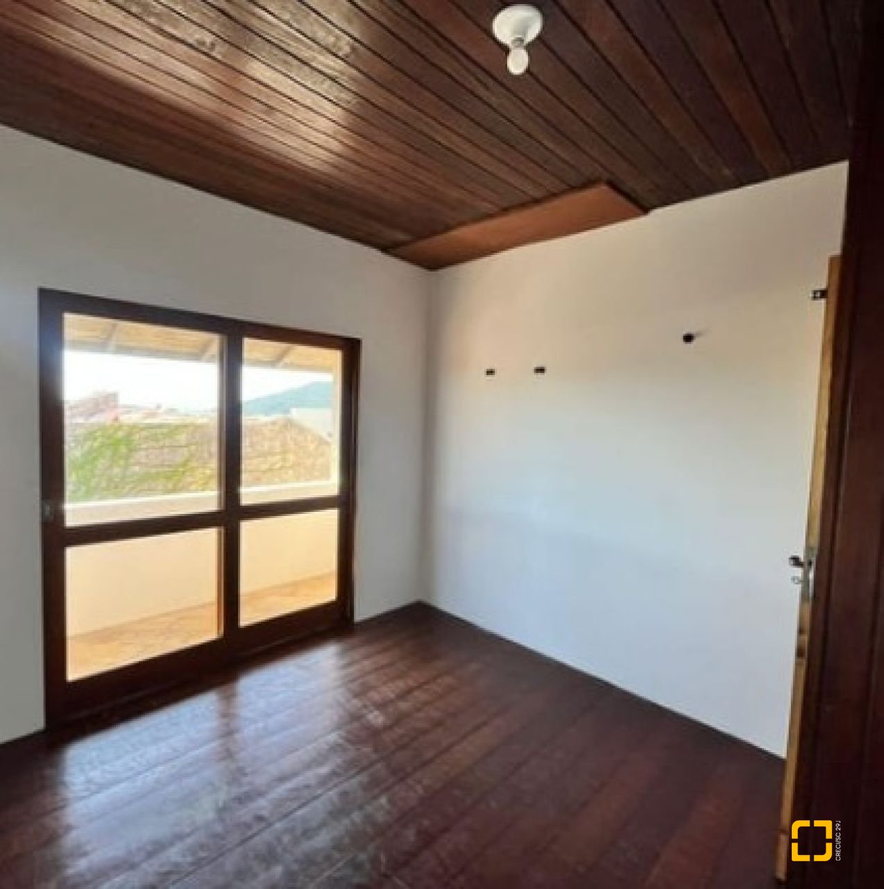 Casa com 220m², 7 quartos, 8 garagens, no bairro Ingleses em Florianópolis