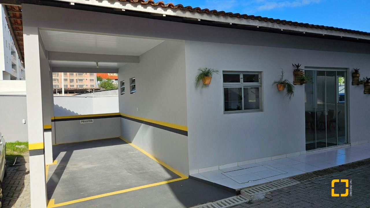 Apartamento com 58m², 2 quartos, 1 garagem, no bairro Estreito em Florianópolis