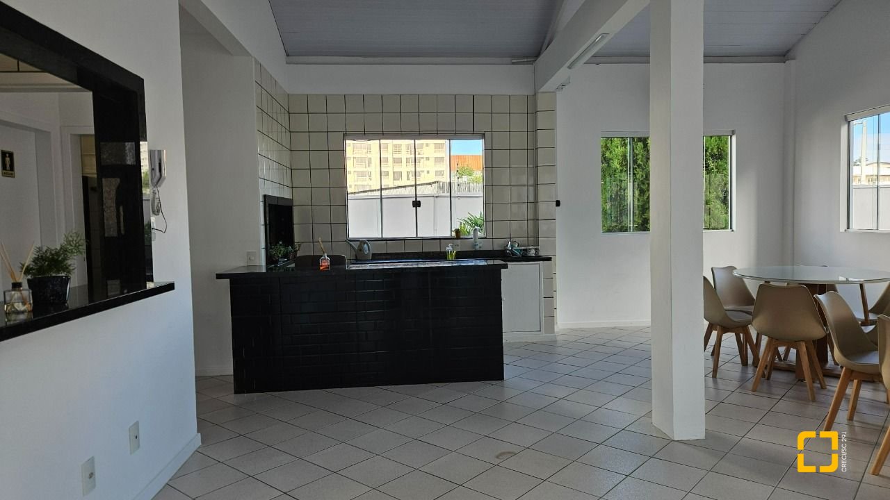 Apartamento com 58m², 2 quartos, 1 garagem, no bairro Estreito em Florianópolis