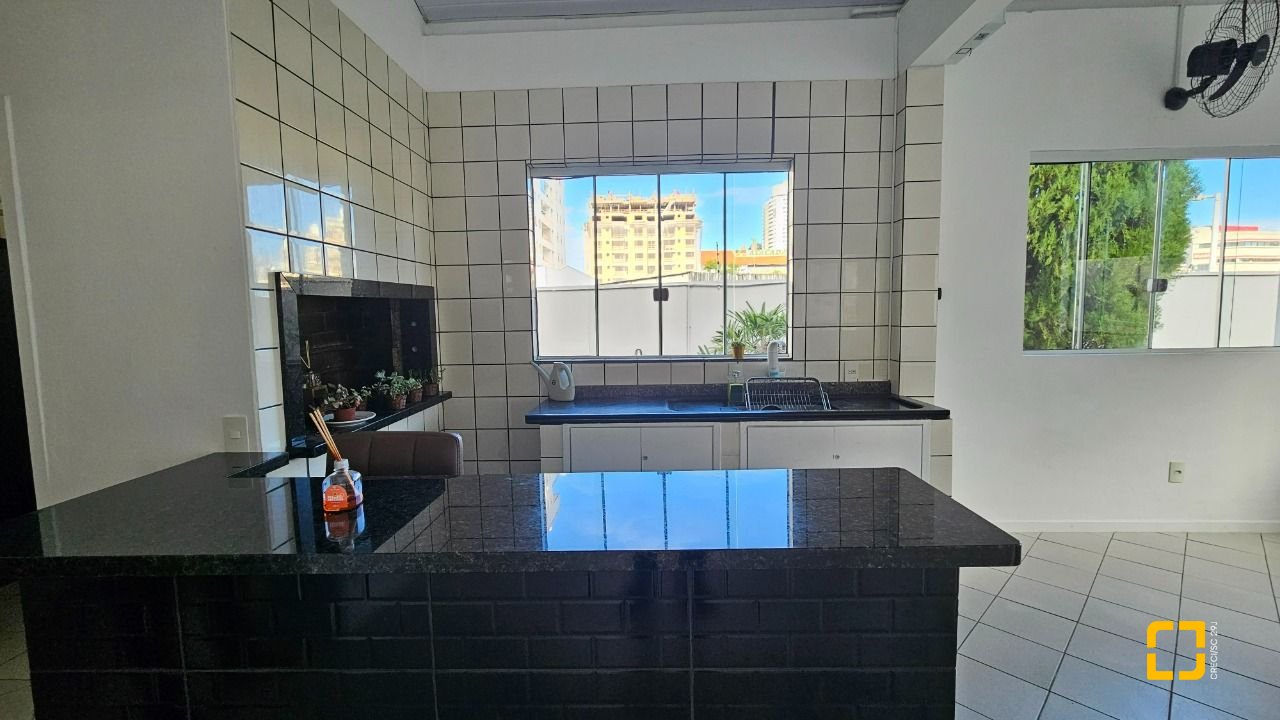 Apartamento com 58m², 2 quartos, 1 garagem, no bairro Estreito em Florianópolis