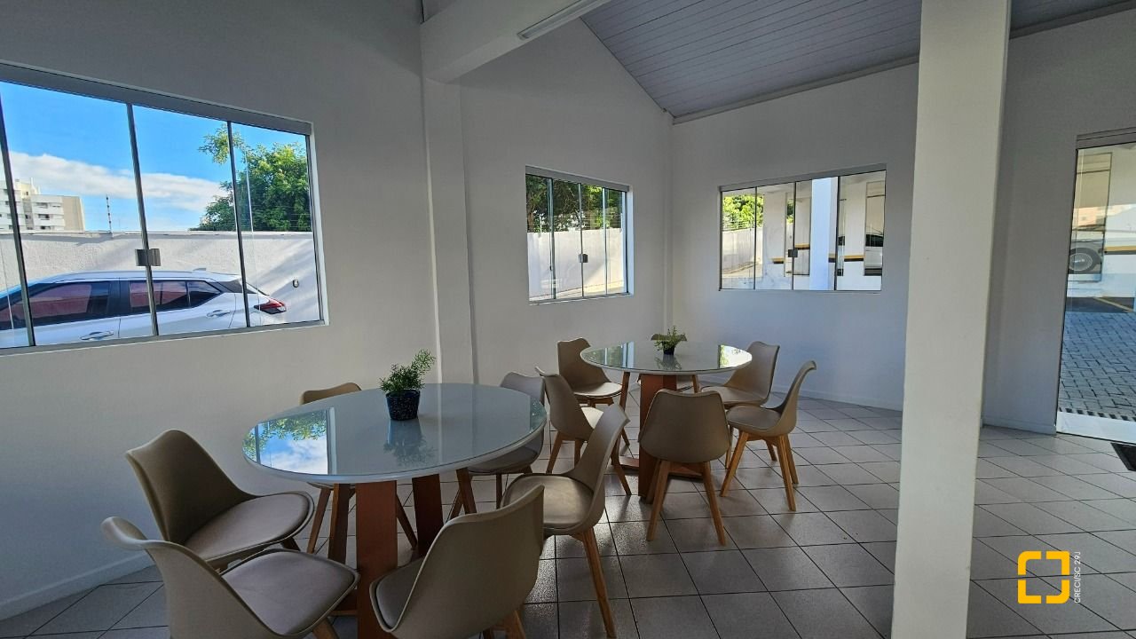 Apartamento com 58m², 2 quartos, 1 garagem, no bairro Estreito em Florianópolis