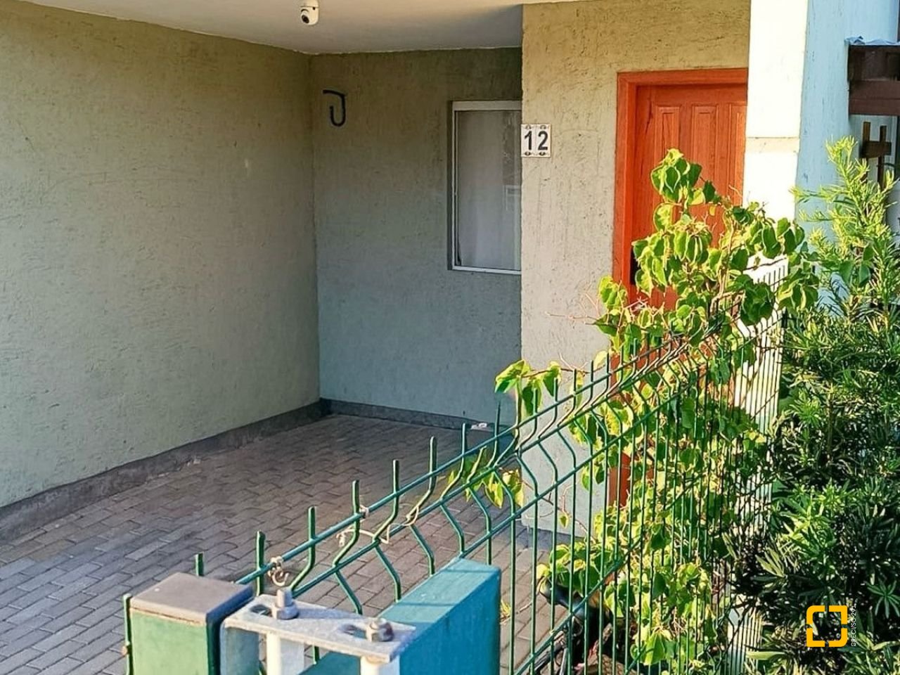 Casa com 88m², 2 quartos, 2 garagens, no bairro Rio Tavares em Florianópolis