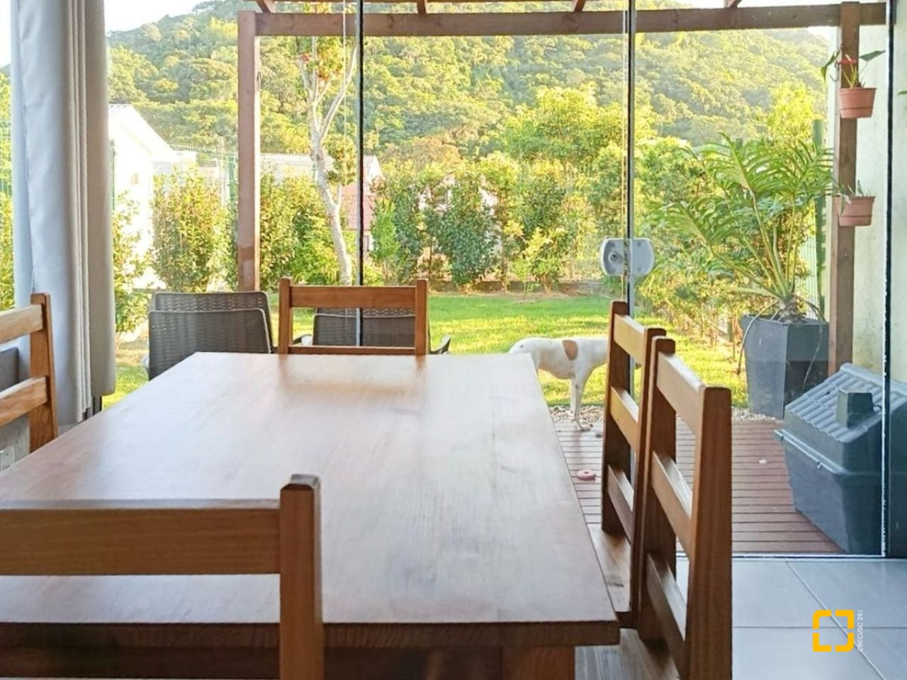 Casa com 88m², 2 quartos, 2 garagens, no bairro Rio Tavares em Florianópolis