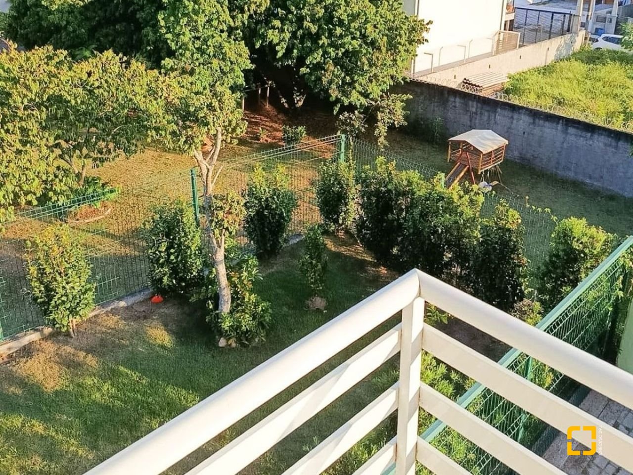 Casa com 88m², 2 quartos, 2 garagens, no bairro Rio Tavares em Florianópolis