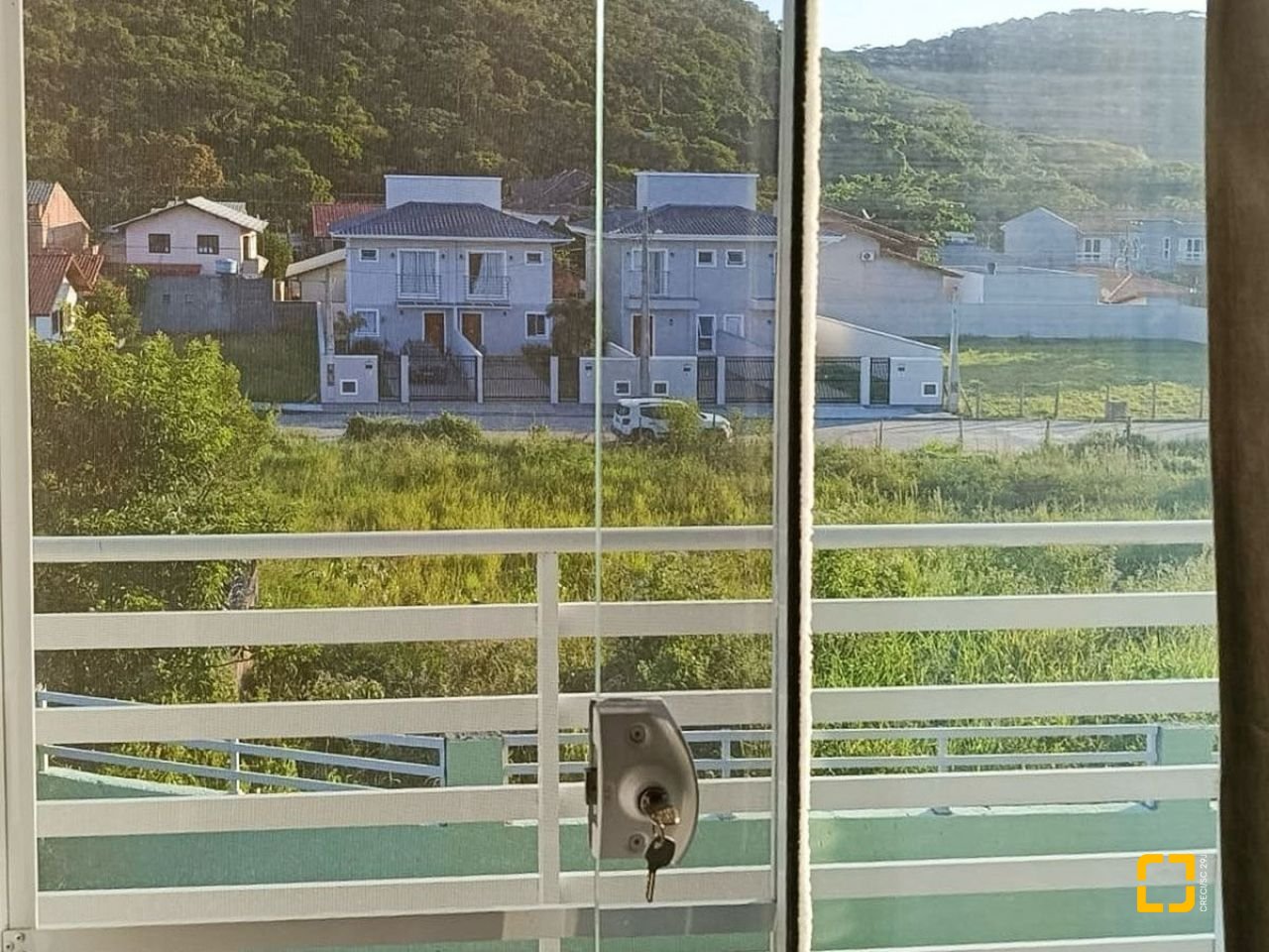 Casa com 88m², 2 quartos, 2 garagens, no bairro Rio Tavares em Florianópolis