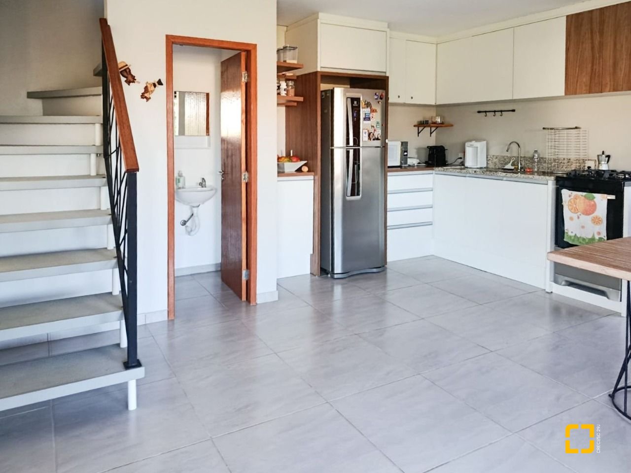 Casa com 88m², 2 quartos, 2 garagens, no bairro Rio Tavares em Florianópolis