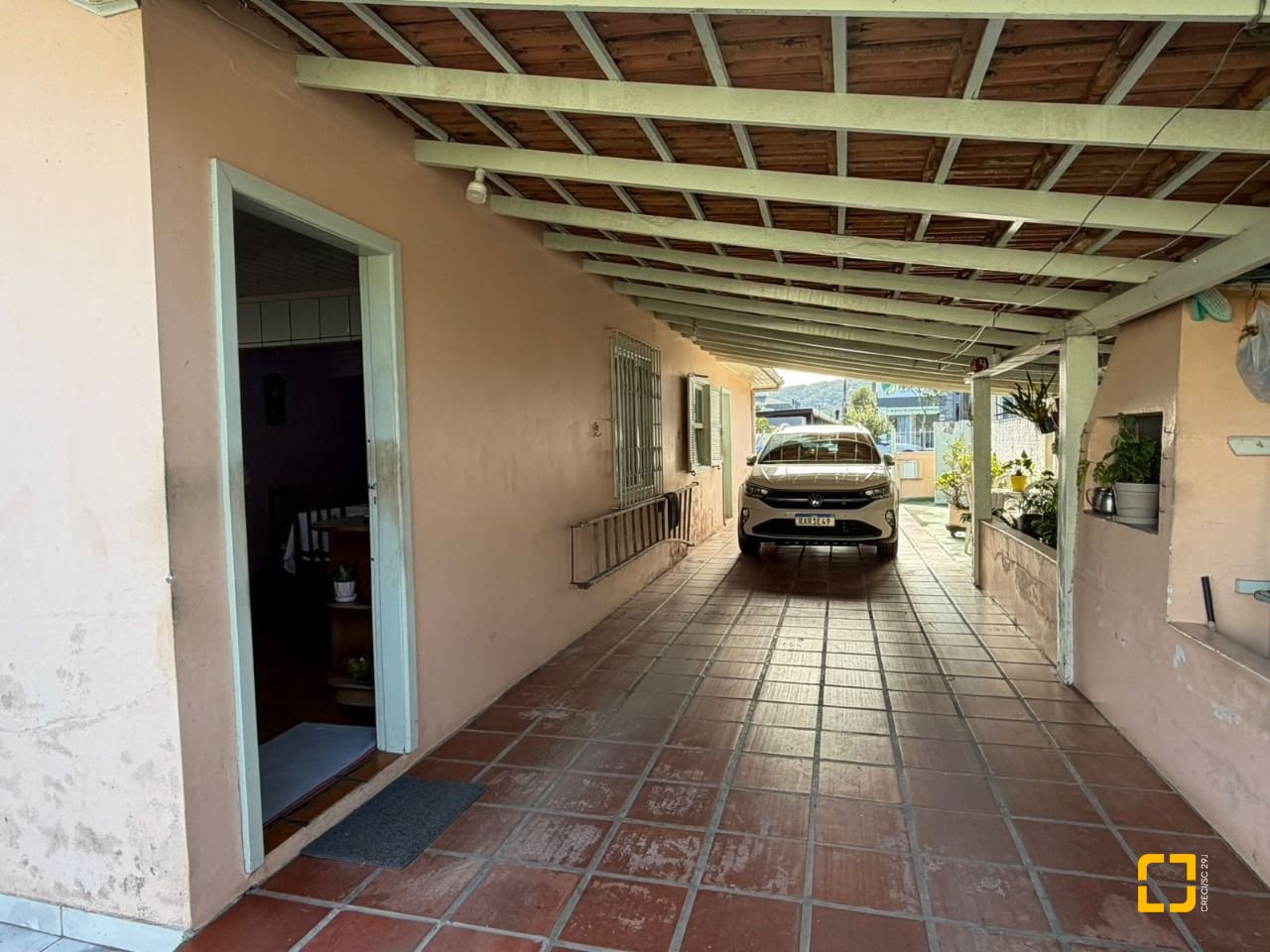 Terreno com 707m², no bairro Cachoeira do Bom Jesus em Florianópolis