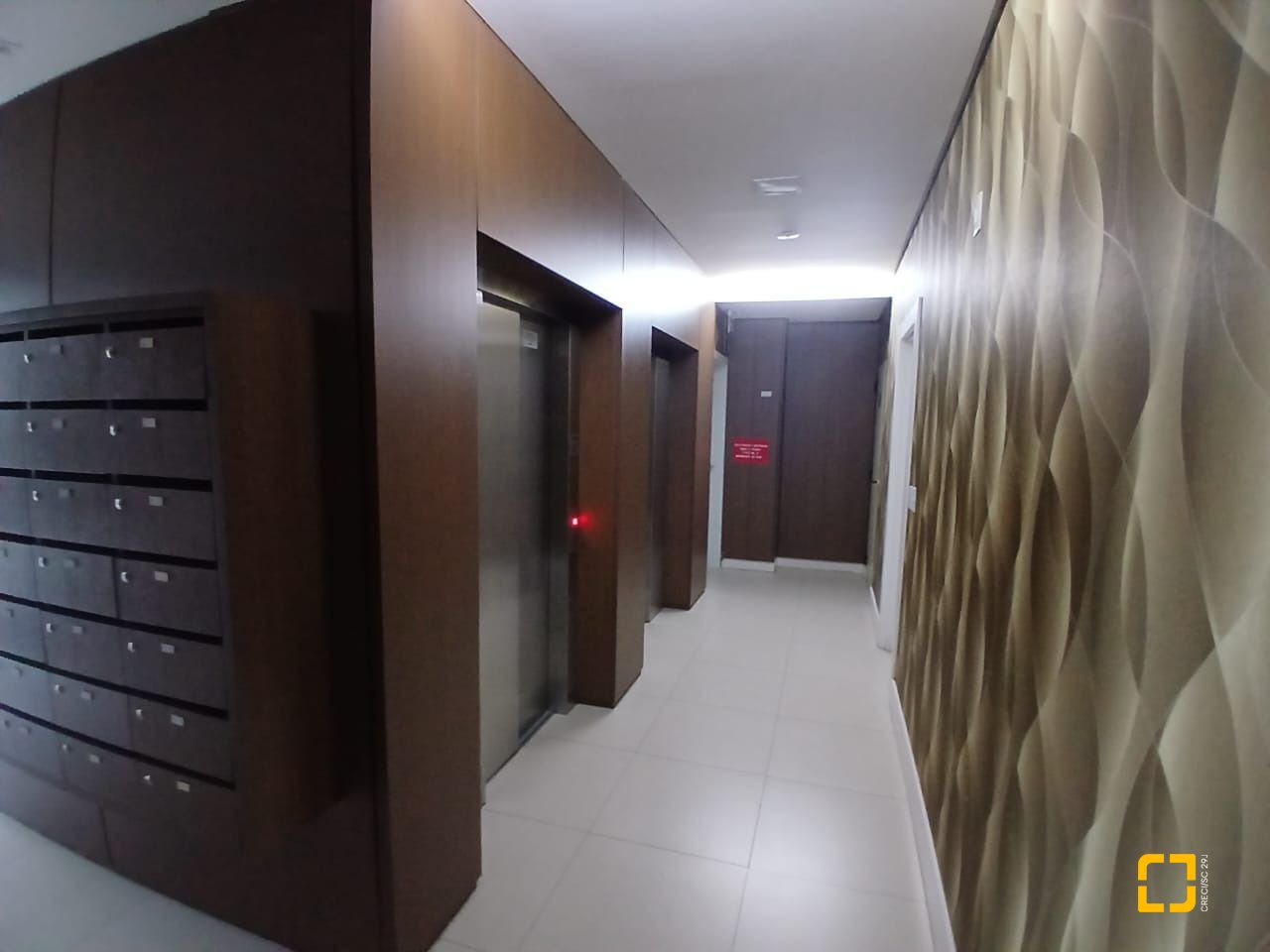 Apartamento com 79m², 2 quartos (sendo 1 suíte), 1 garagem, no bairro Praia Comprida em São José