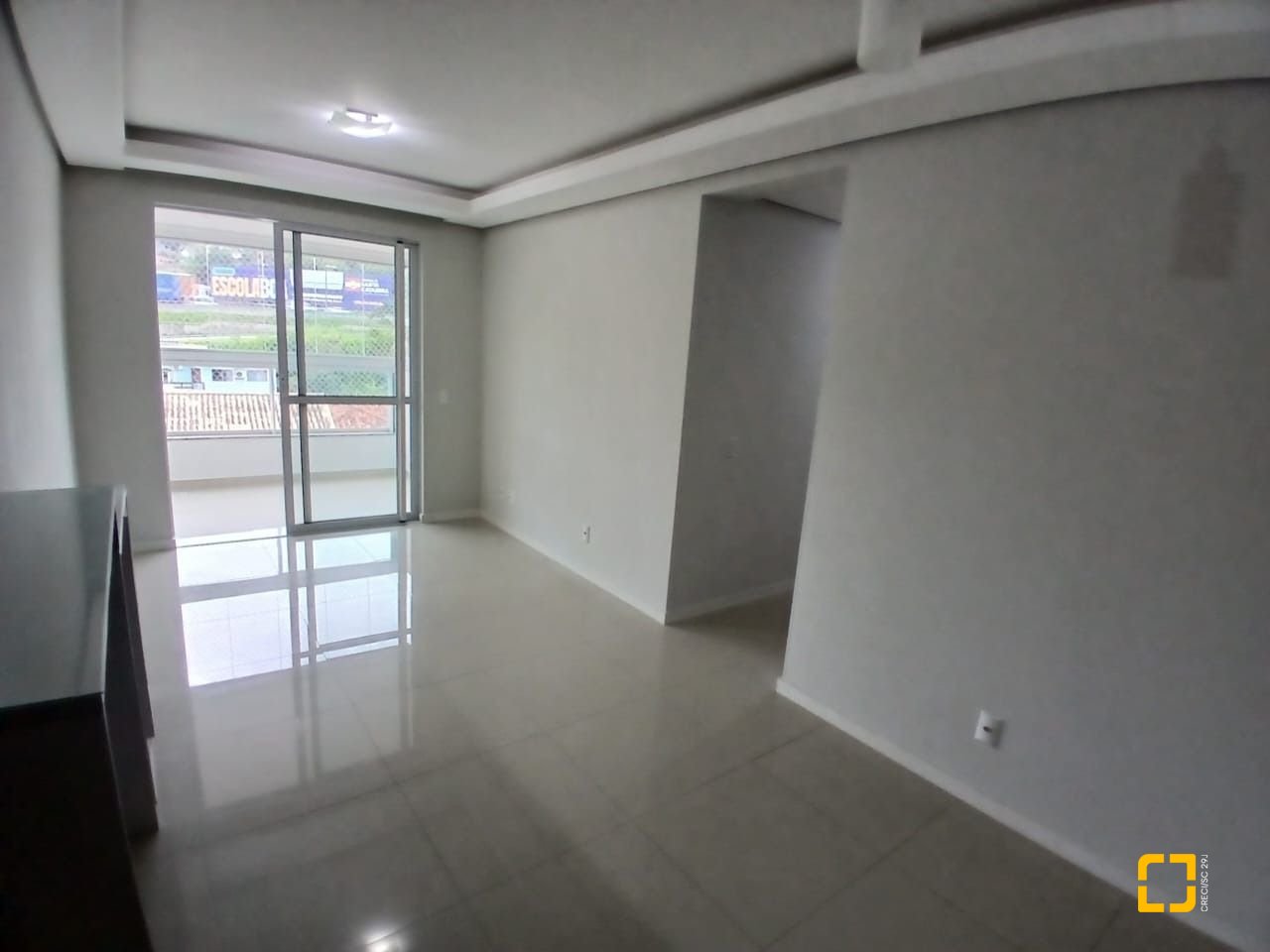 Apartamento com 79m², 2 quartos (sendo 1 suíte), 1 garagem, no bairro Praia Comprida em São José