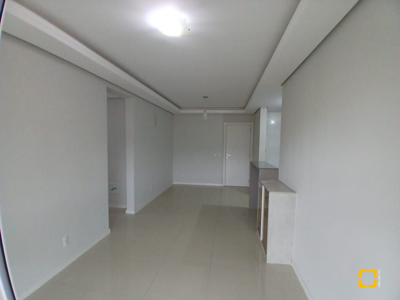 Apartamento com 79m², 2 quartos (sendo 1 suíte), 1 garagem, no bairro Praia Comprida em São José