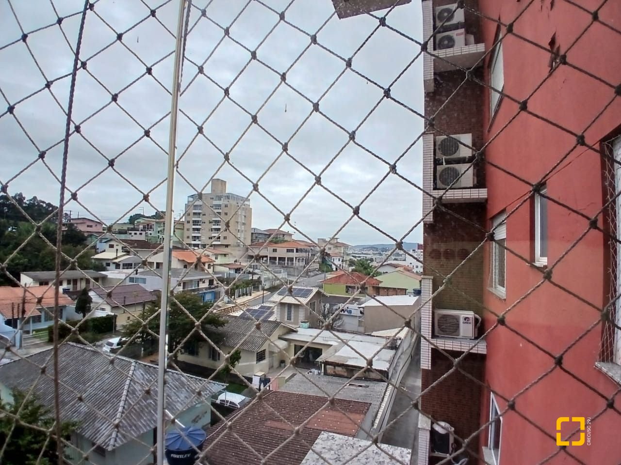Apartamento com 79m², 2 quartos (sendo 1 suíte), 1 garagem, no bairro Praia Comprida em São José
