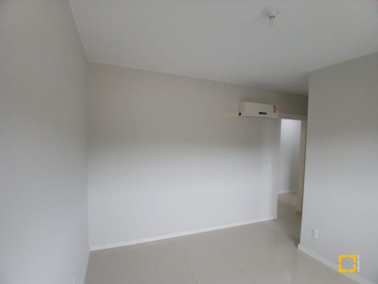 Apartamento com 79m², 2 quartos (sendo 1 suíte), 1 garagem, no bairro Praia Comprida em São José