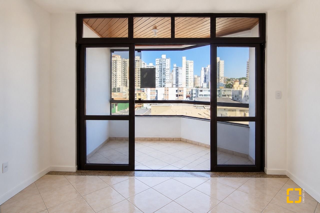 Apartamento com 110m², 4 quartos (sendo 1 suíte), 1 garagem, no bairro Kobrasol em São José