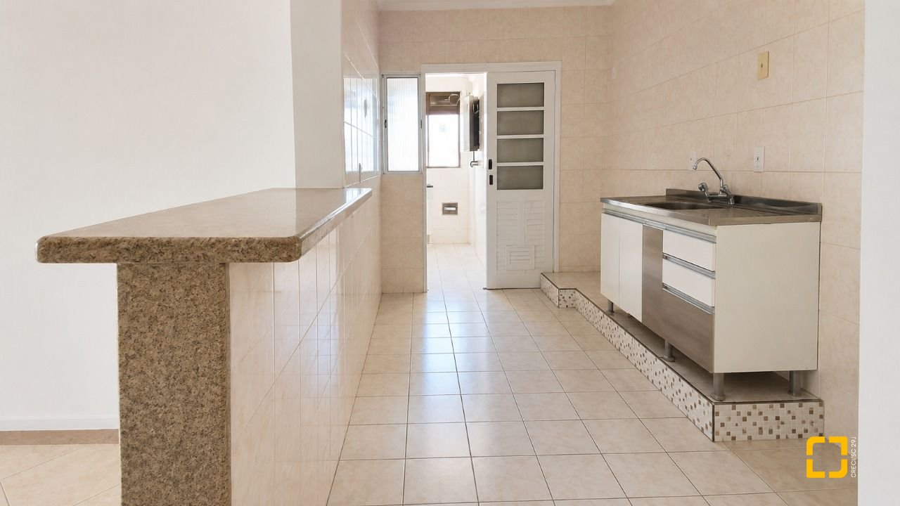 Apartamento com 110m², 4 quartos (sendo 1 suíte), 1 garagem, no bairro Kobrasol em São José