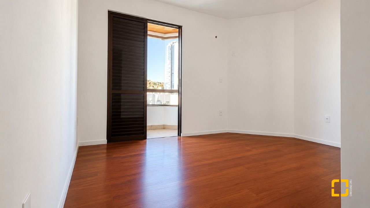 Apartamento com 110m², 4 quartos (sendo 1 suíte), 1 garagem, no bairro Kobrasol em São José