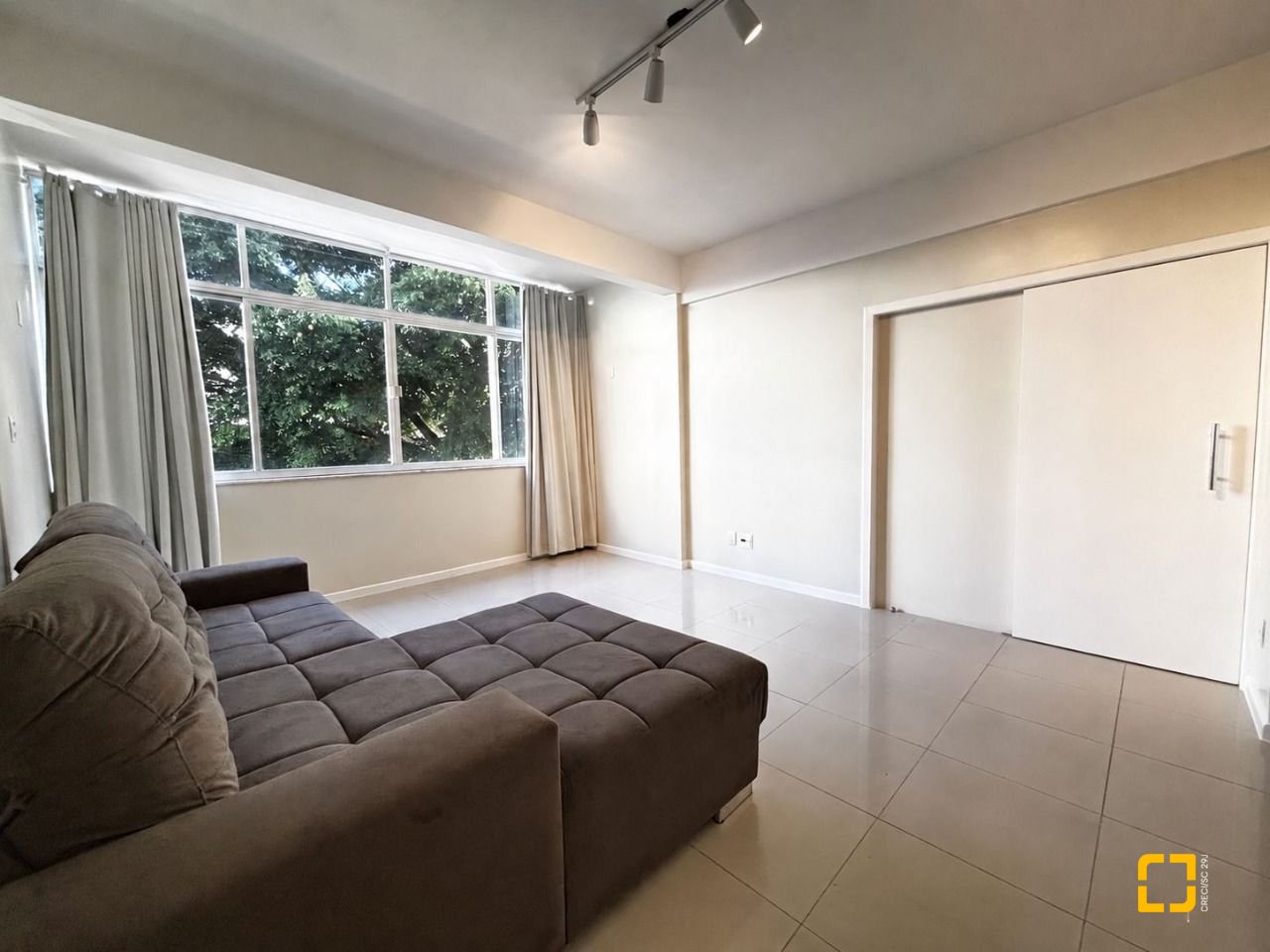 Apartamento com 90m², 4 quartos (sendo 1 suíte), 1 garagem, no bairro Centro em Florianópolis