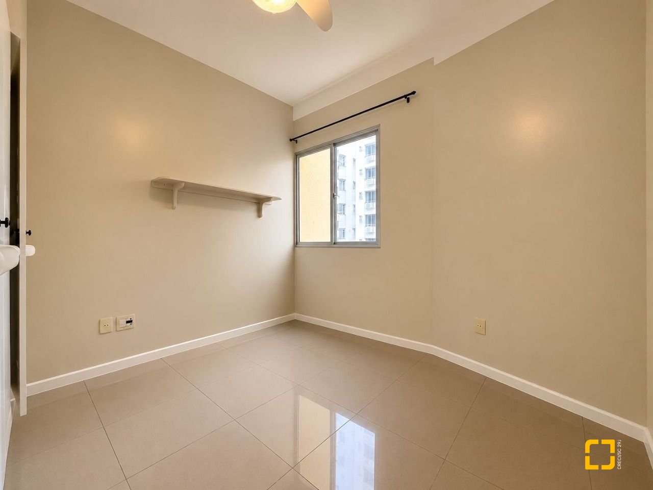 Apartamento com 90m², 4 quartos (sendo 1 suíte), 1 garagem, no bairro Centro em Florianópolis