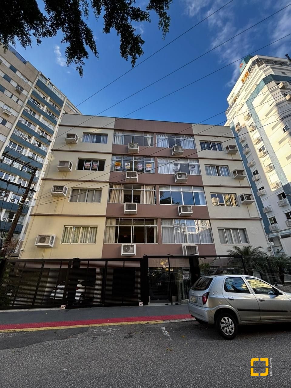 Apartamento com 90m², 4 quartos (sendo 1 suíte), 1 garagem, no bairro Centro em Florianópolis