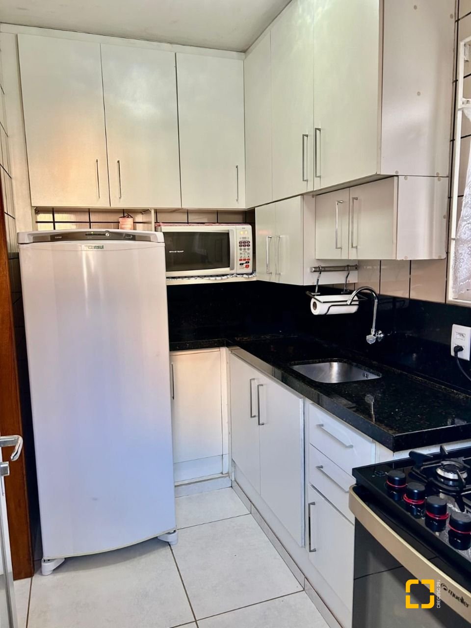 Apartamento com 47m², 1 quarto, 1 garagem, no bairro Canasvieiras em Florianópolis