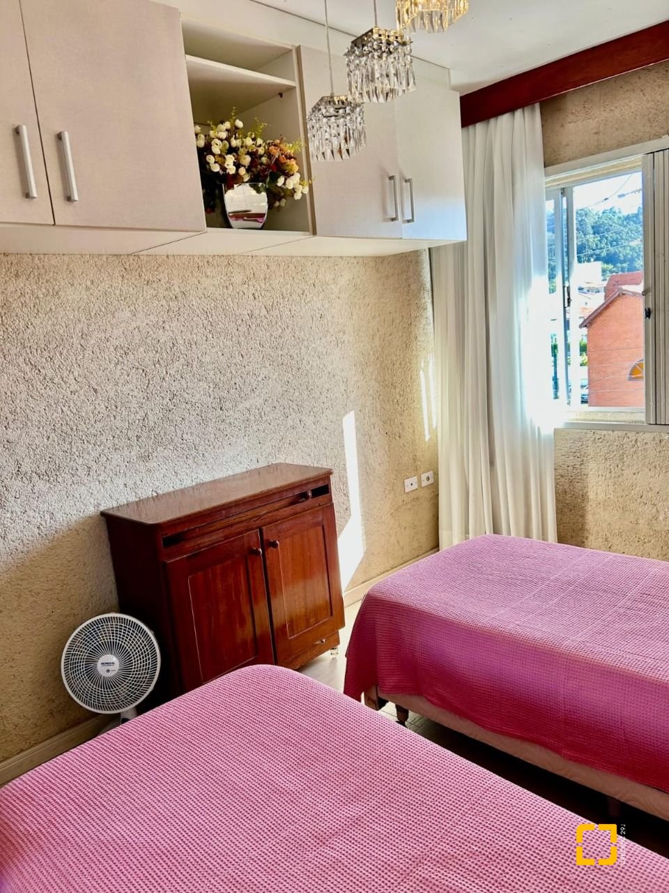 Apartamento com 47m², 1 quarto, 1 garagem, no bairro Canasvieiras em Florianópolis