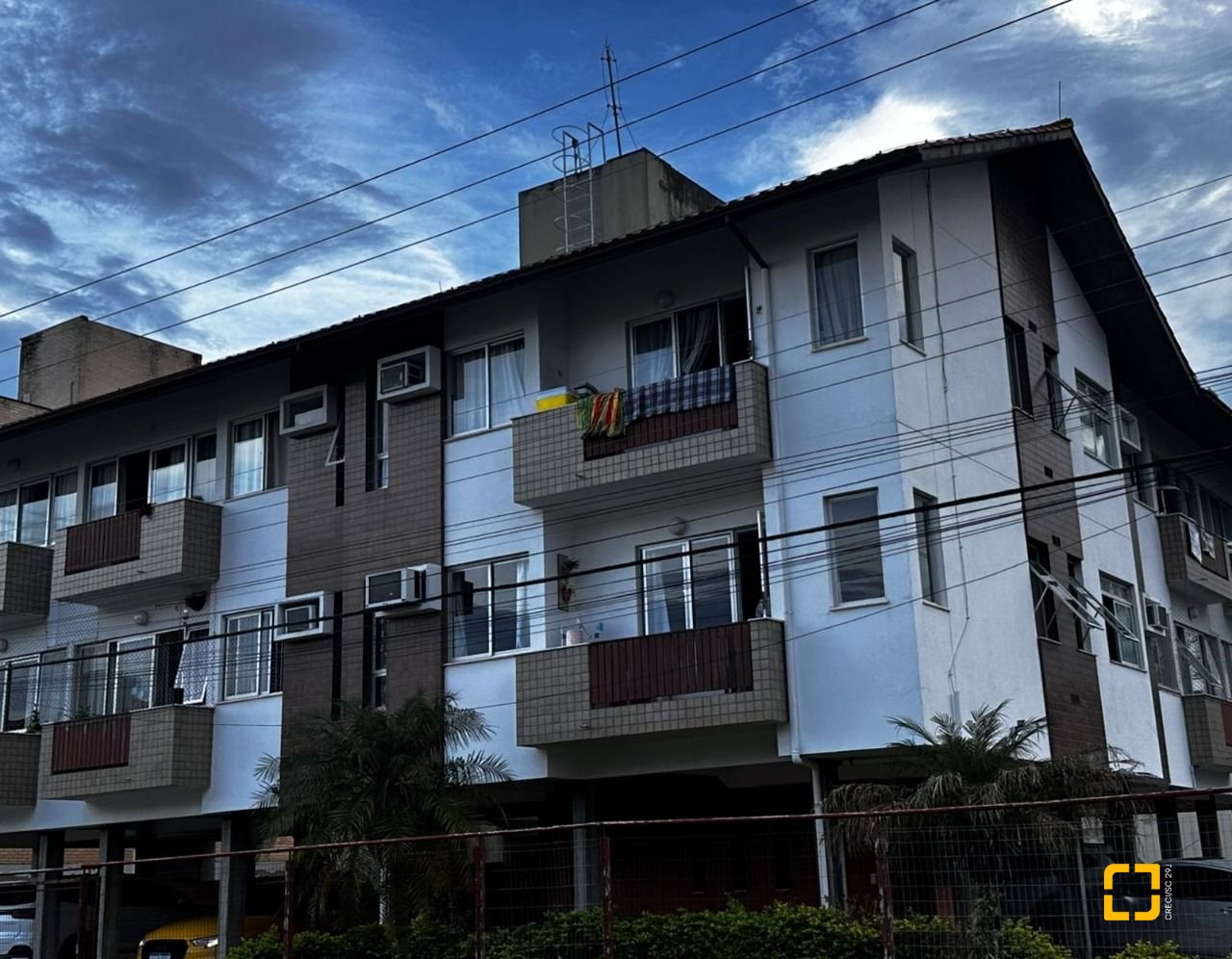 Apartamento com 47m², 1 quarto, 1 garagem, no bairro Canasvieiras em Florianópolis