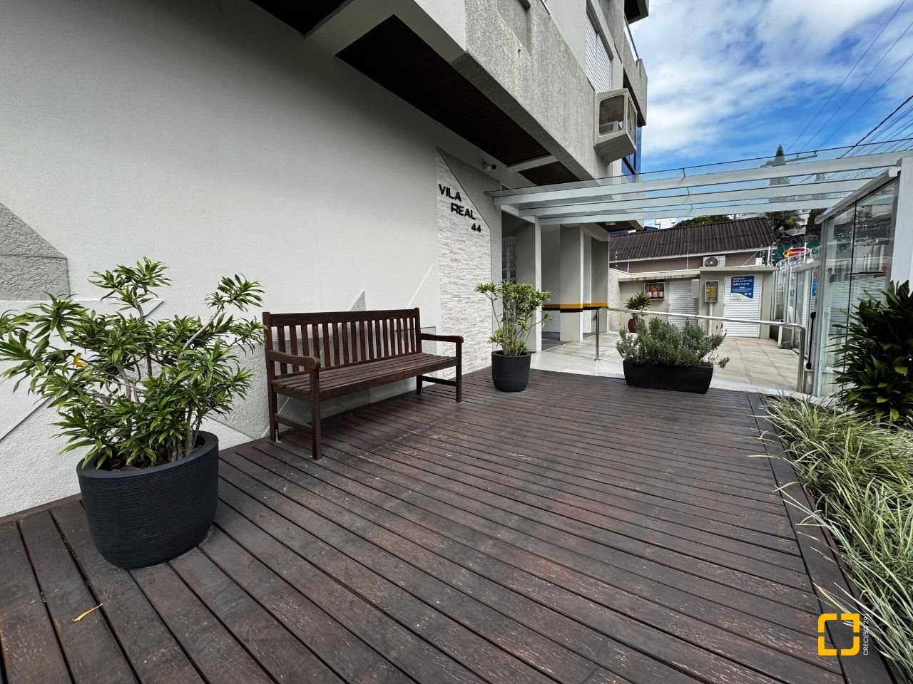 Apartamento com 99m², 4 quartos (sendo 1 suíte), 1 garagem, no bairro Trindade em Florianópolis