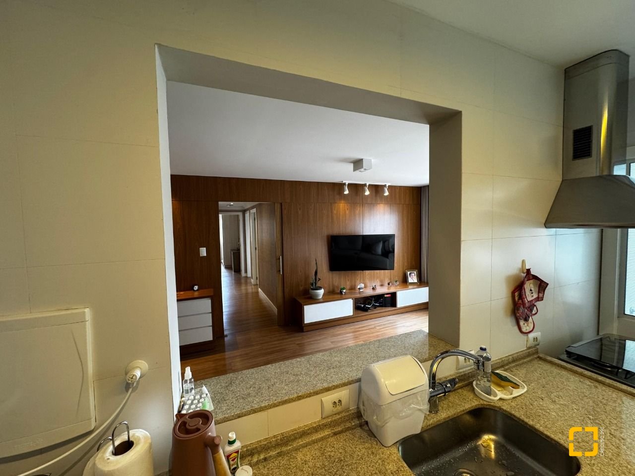 Apartamento com 99m², 4 quartos (sendo 1 suíte), 1 garagem, no bairro Trindade em Florianópolis