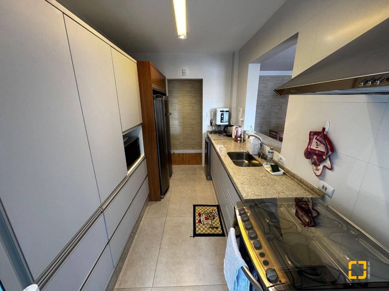 Apartamento com 99m², 4 quartos (sendo 1 suíte), 1 garagem, no bairro Trindade em Florianópolis