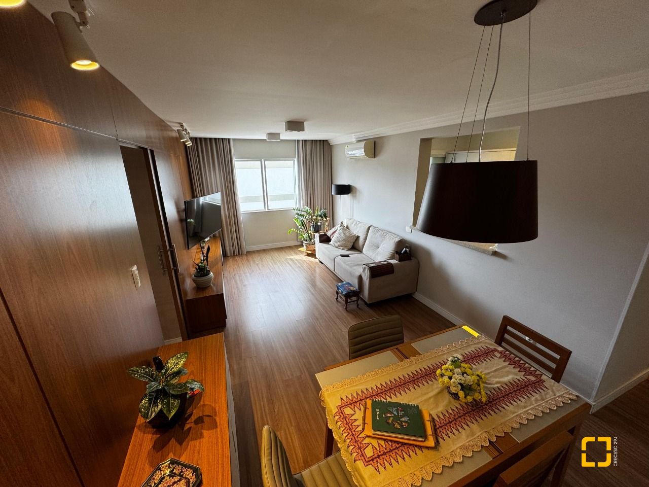 Apartamento com 99m², 4 quartos (sendo 1 suíte), 1 garagem, no bairro Trindade em Florianópolis