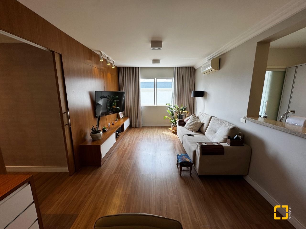 Apartamento com 99m², 4 quartos (sendo 1 suíte), 1 garagem, no bairro Trindade em Florianópolis