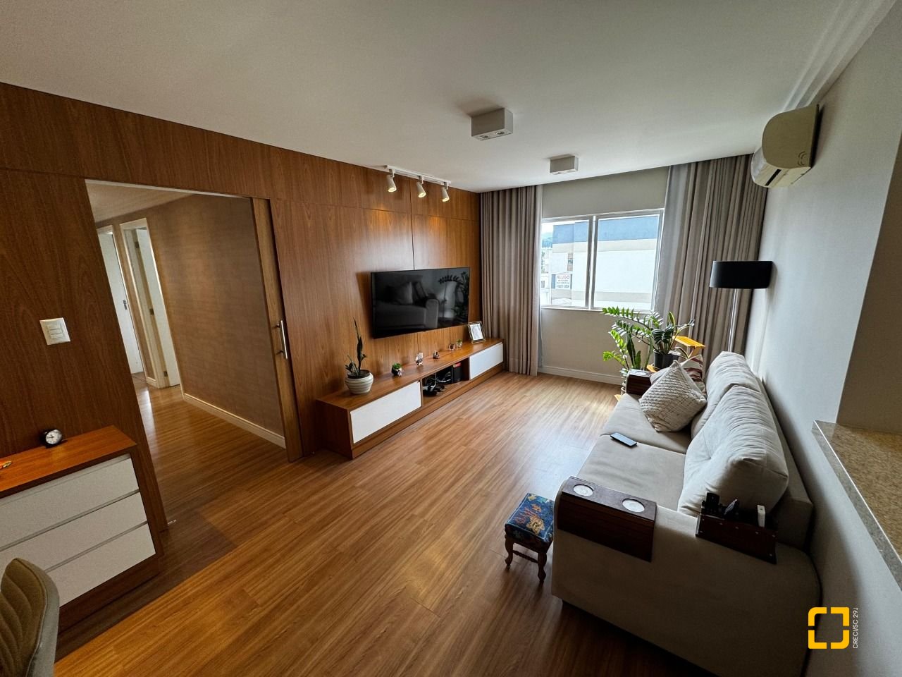Apartamento com 99m², 4 quartos (sendo 1 suíte), 1 garagem, no bairro Trindade em Florianópolis