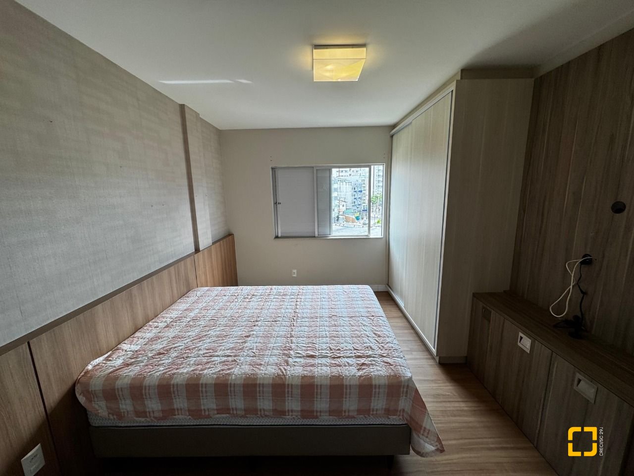 Apartamento com 99m², 4 quartos (sendo 1 suíte), 1 garagem, no bairro Trindade em Florianópolis