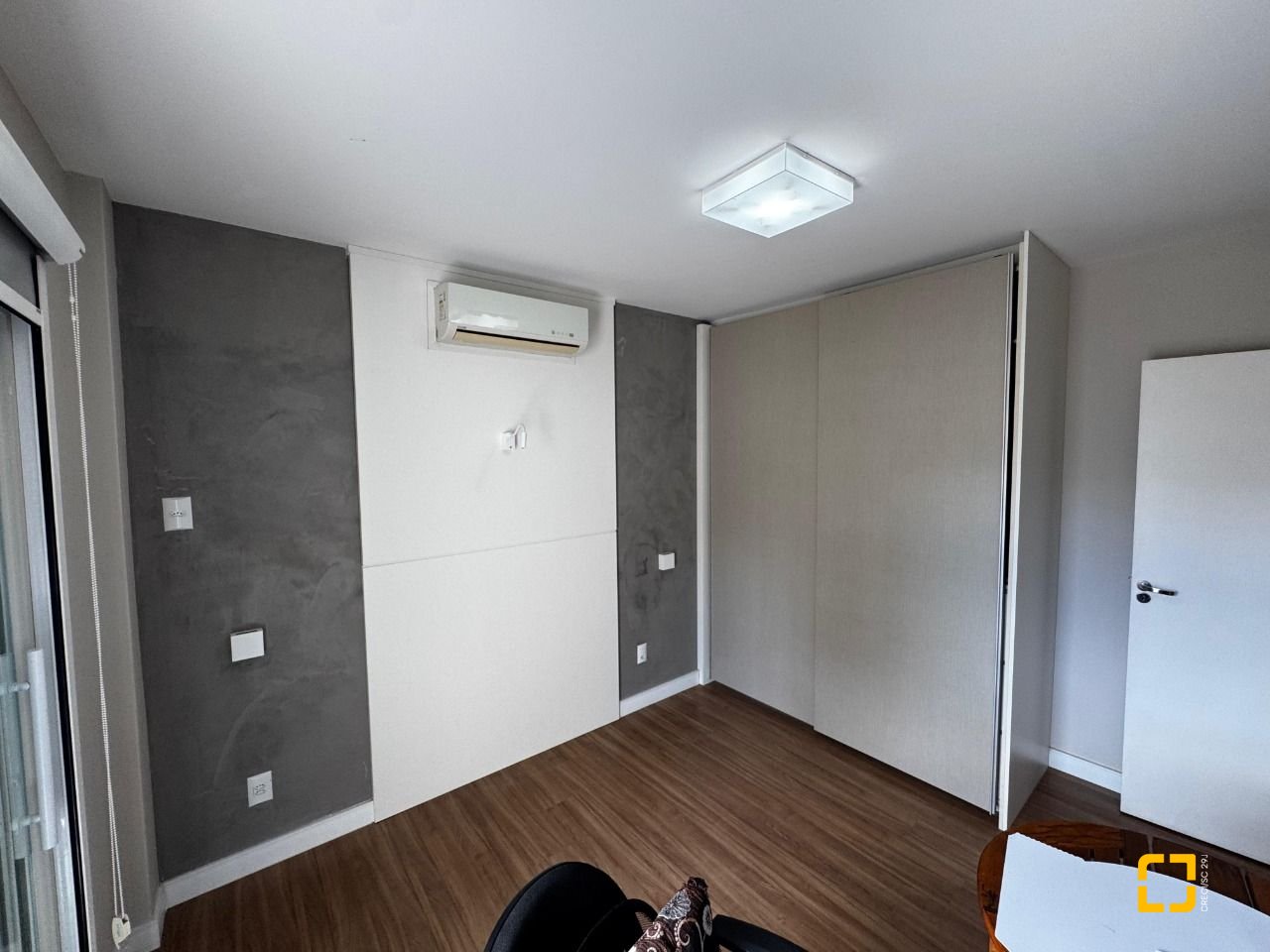 Apartamento com 99m², 4 quartos (sendo 1 suíte), 1 garagem, no bairro Trindade em Florianópolis