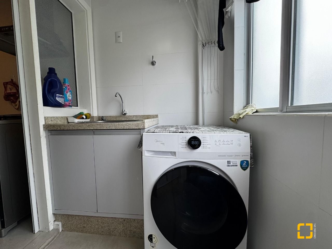 Apartamento com 99m², 4 quartos (sendo 1 suíte), 1 garagem, no bairro Trindade em Florianópolis