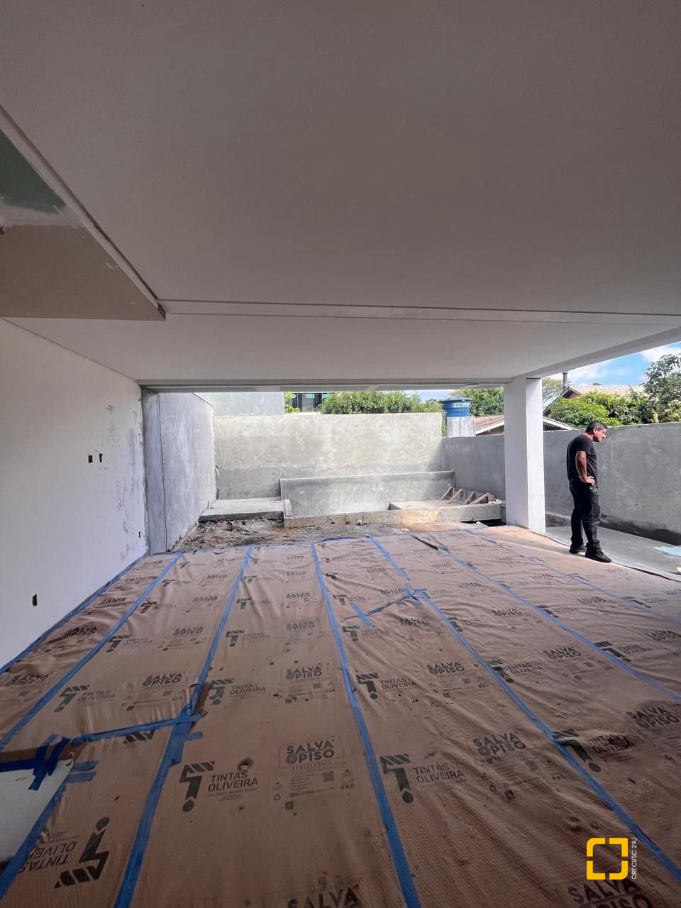 Casa com 230m², 6 quartos (sendo 3 suítes), 2 garagens, no bairro Campeche em Florianópolis