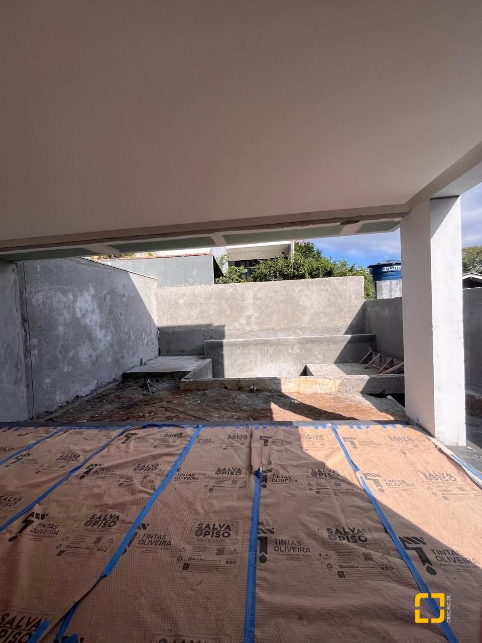 Casa com 230m², 6 quartos (sendo 3 suítes), 2 garagens, no bairro Campeche em Florianópolis