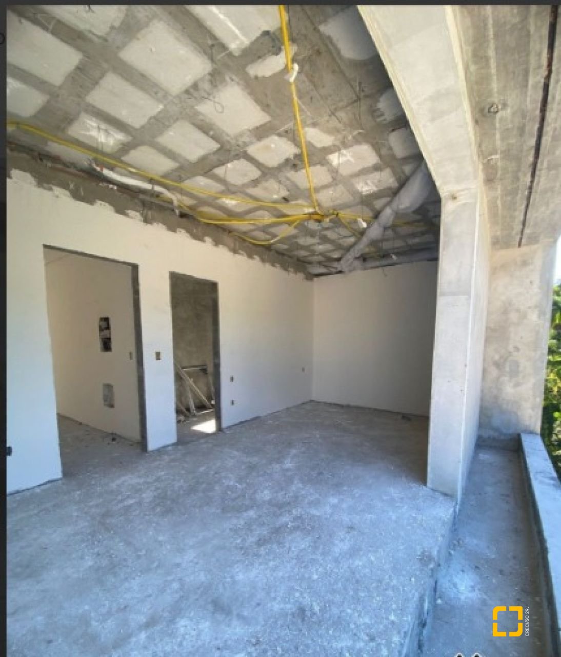 Casa com 230m², 6 quartos (sendo 3 suítes), 2 garagens, no bairro Campeche em Florianópolis
