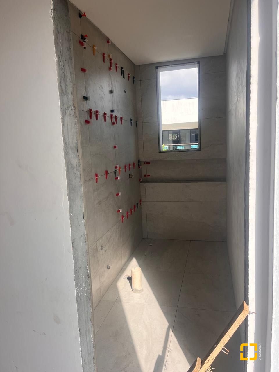 Casa com 230m², 6 quartos (sendo 3 suítes), 2 garagens, no bairro Campeche em Florianópolis