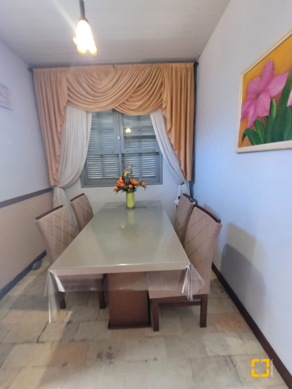 Casa com 190m², 3 quartos, 1 garagem, no bairro Centro em Florianópolis