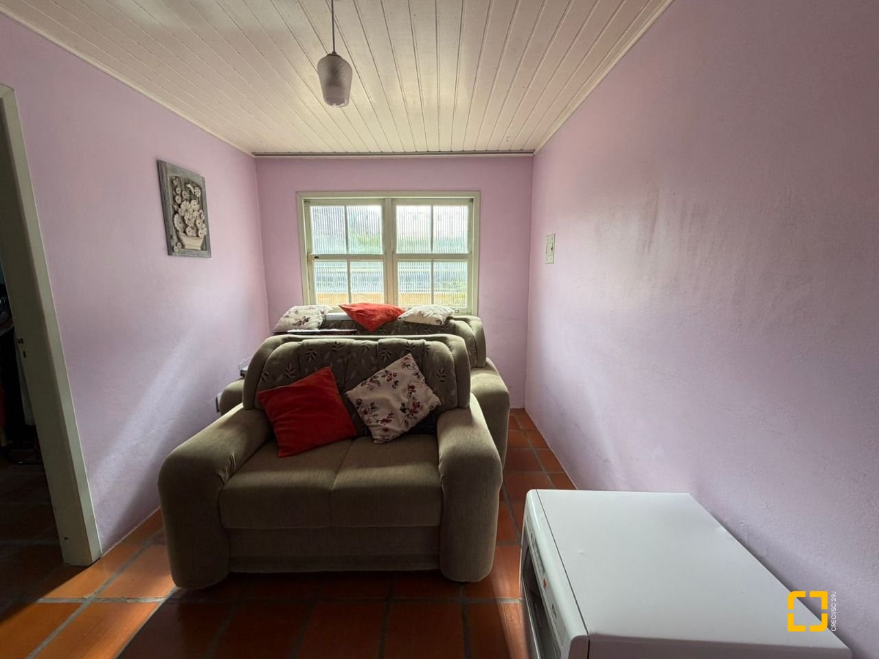 Casa com 222m², 10 quartos (sendo 1 suíte), 4 garagens, no bairro Canasvieiras em Florianópolis