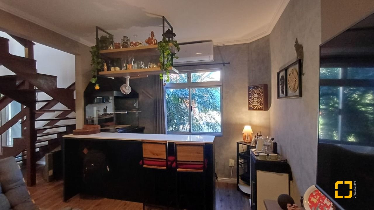 Casa de Condomínio com 148m², 2 quartos (sendo 1 suíte), 2 garagens, no bairro Santo Antônio de Lisboa em Florianópolis